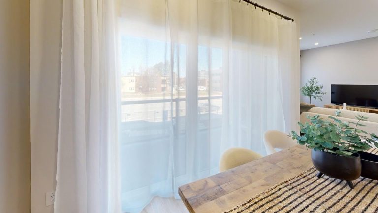 Vaughan-Harvey-Blvd-Dining-Room